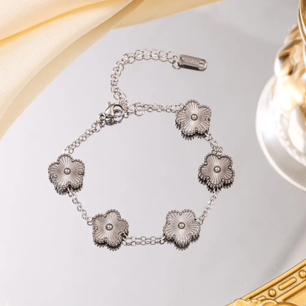 Mussel Five-Leaf Plum Blossom Stainless Steel Women's Exquisite Chain Bracelet, 18k Gold Plated, Light Luxury, Lucky Jewelry